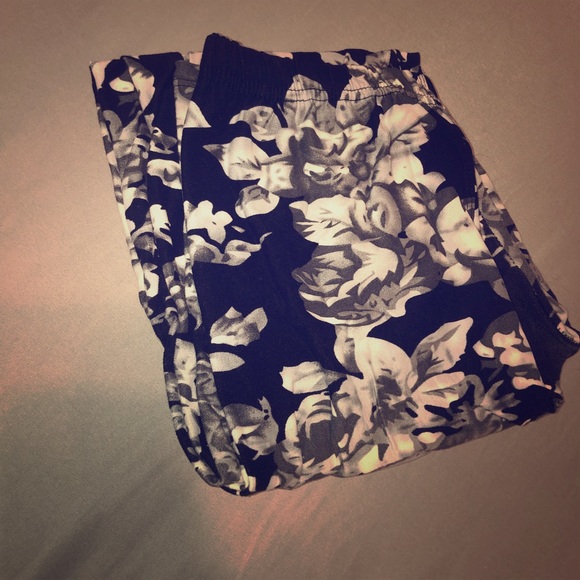 Pants - Eternal floral plus size leggings